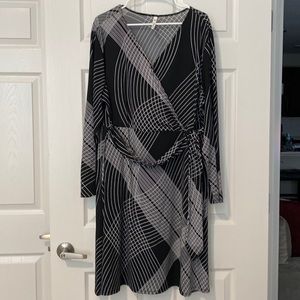 Plus Geometric Print Dress - Long Sleeve